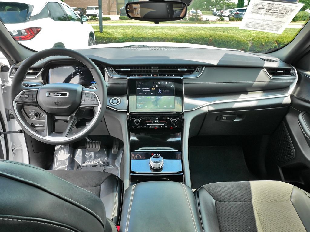 Used 2023 Jeep Grand Cherokee Altitude AWD/4WD image 20