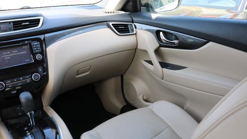 Used 2016 Nissan Rogue SL w/ SL Premium Package image 12