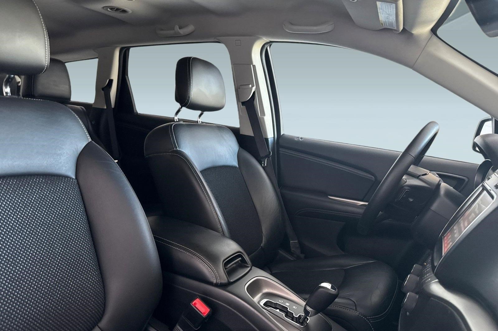 Used 2018 Dodge Journey Crossroad w/ Popular Equipment Group FWD image 30