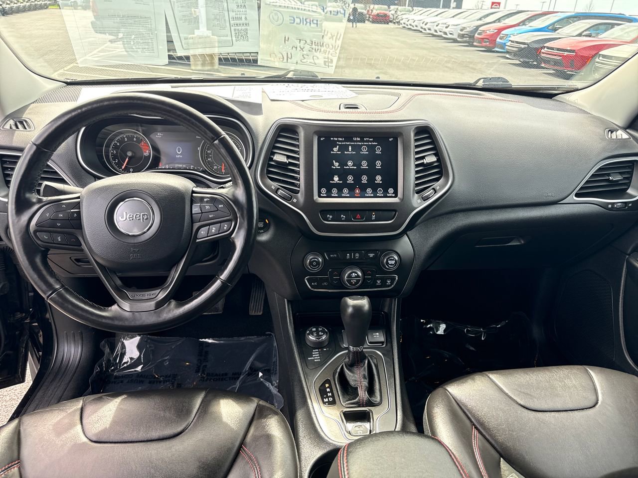 Used 2020 Jeep Cherokee Trailhawk w/ Comfort & Convenience Group AWD/4WD image 12