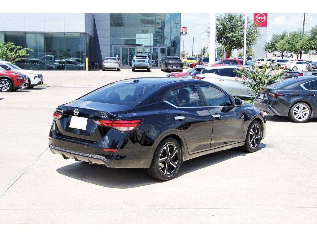 Used 2024 Nissan Sentra SV FWD image 5