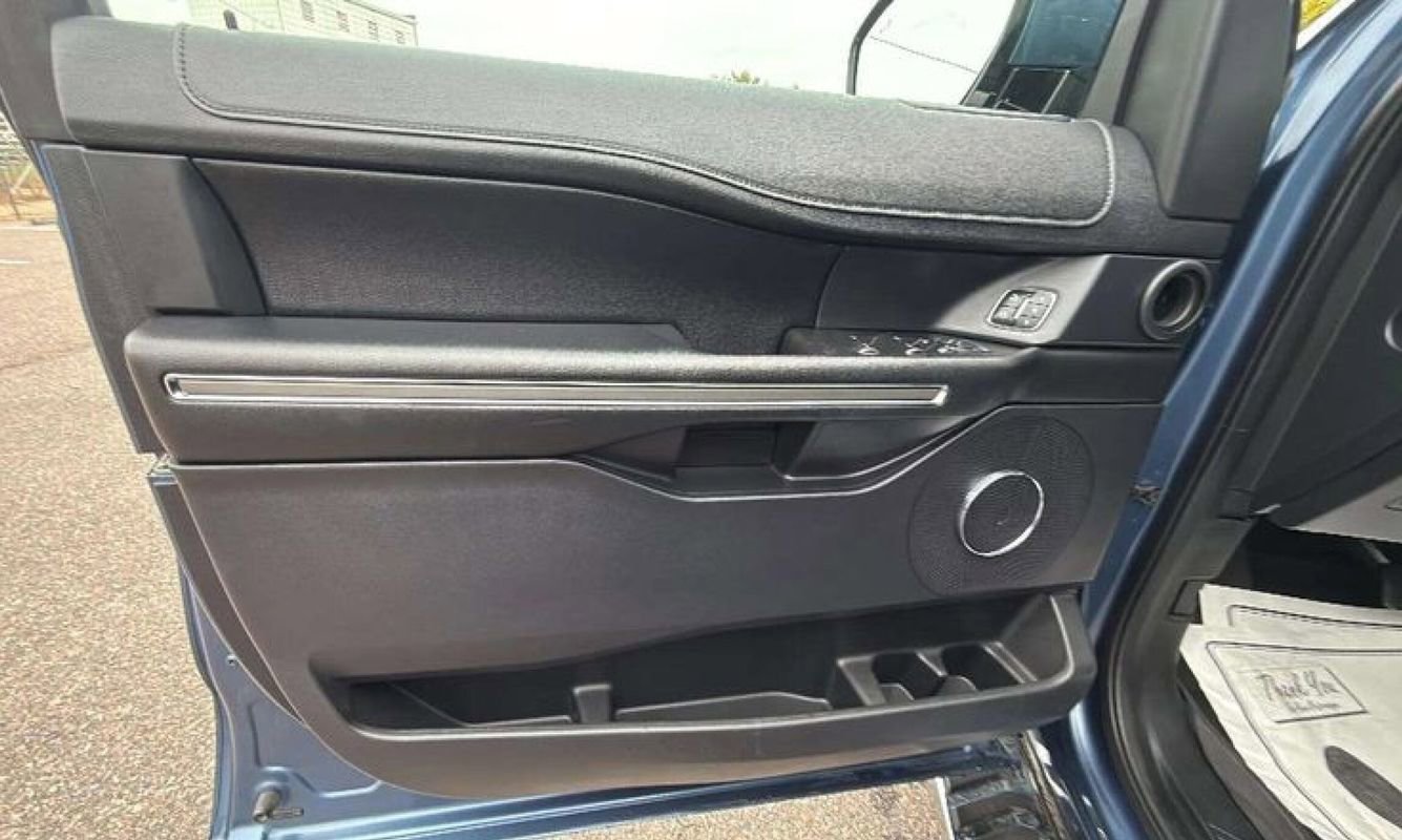 Used 2020 Ford Expedition XLT w/ Equipment Group 202A image 18