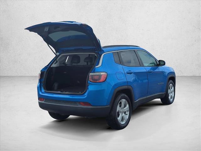 Used 2018 Jeep Compass Latitude w/ Popular Equipment Group FWD image 5