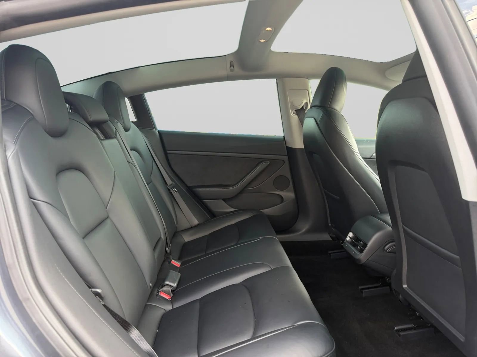 Used 2023 Tesla Model 3 Standard Range RWD image 33