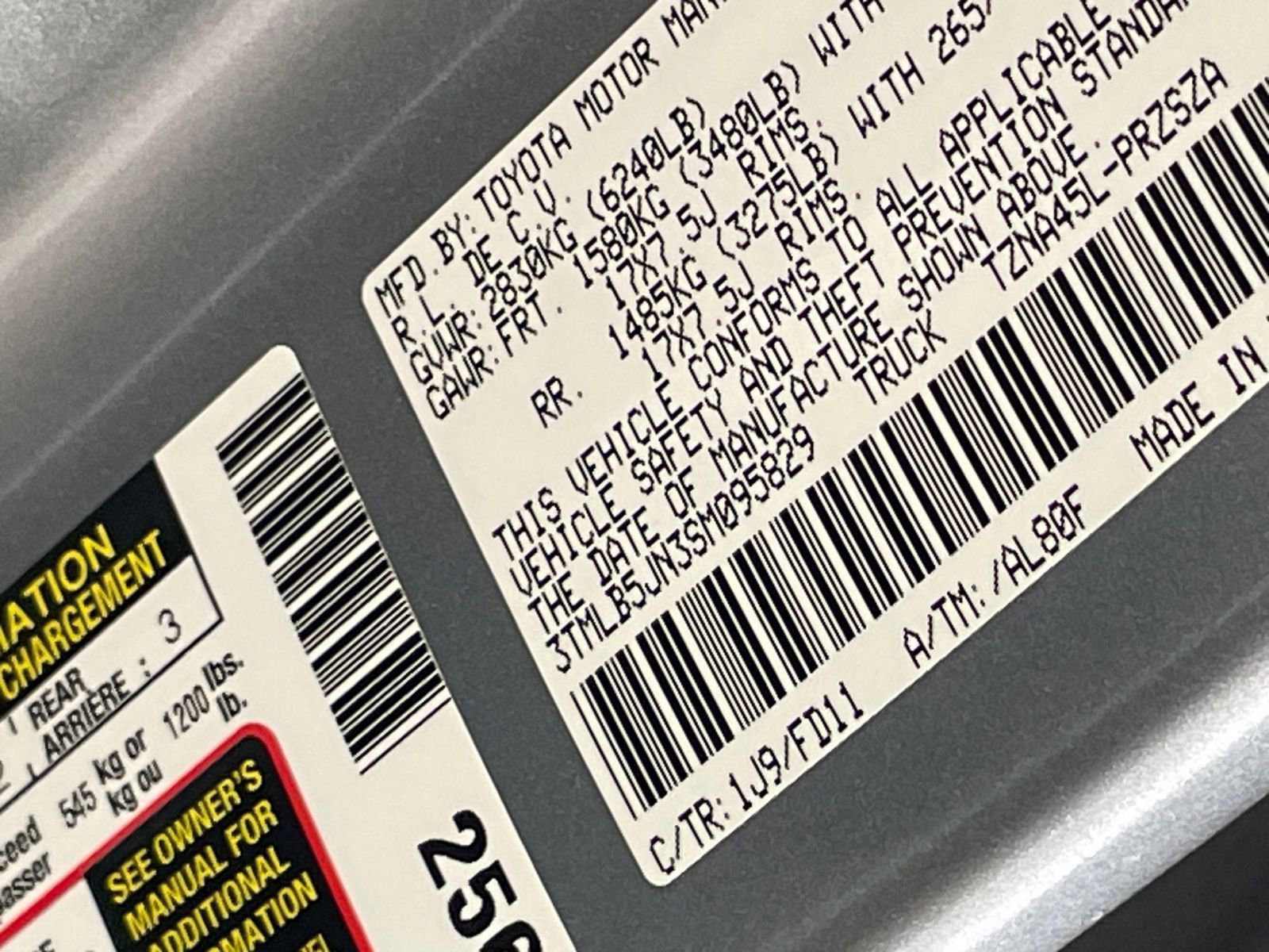 Used 2025 Toyota Tacoma TRD Off-Road image 28