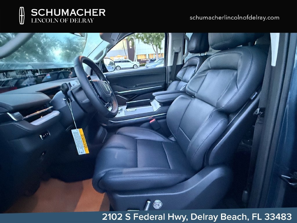 New 2027 Lincoln Navigator Reserve RWD image 12