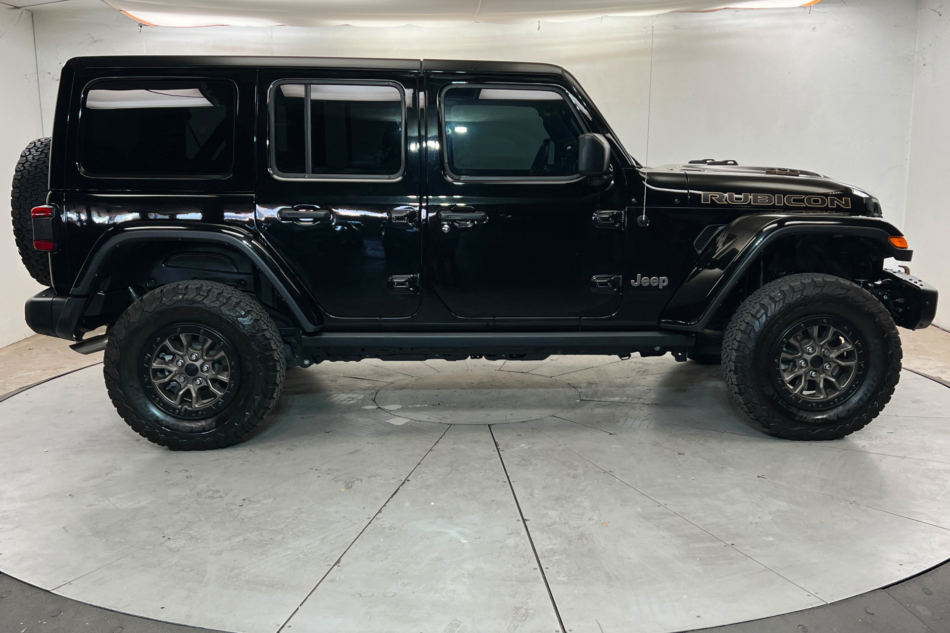 Used 2023 Jeep Wrangler Unlimited Rubicon 392 w/ Trailer Tow Package AWD/4WD image 6
