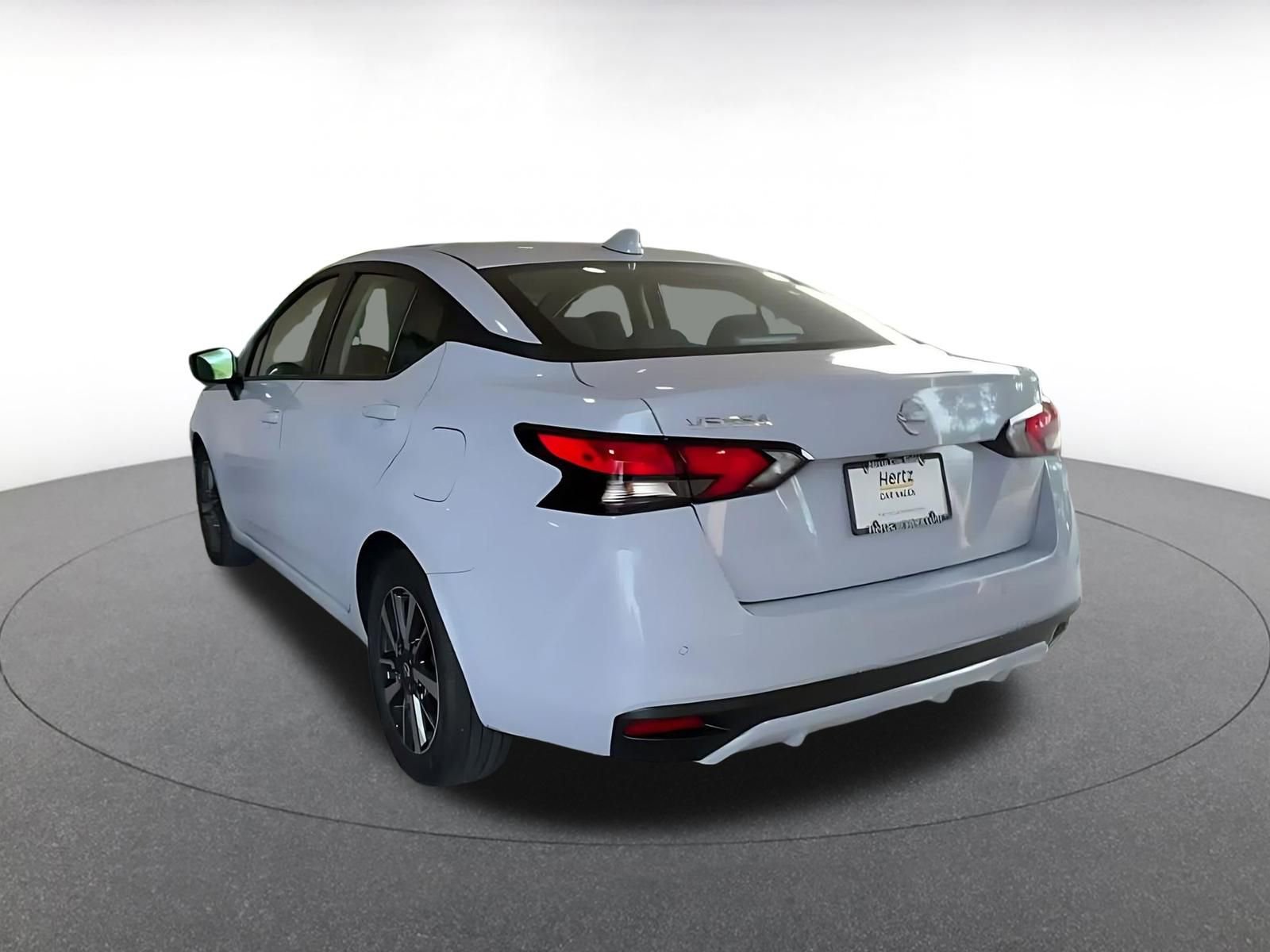 Used 2025 Nissan Versa SV image 11