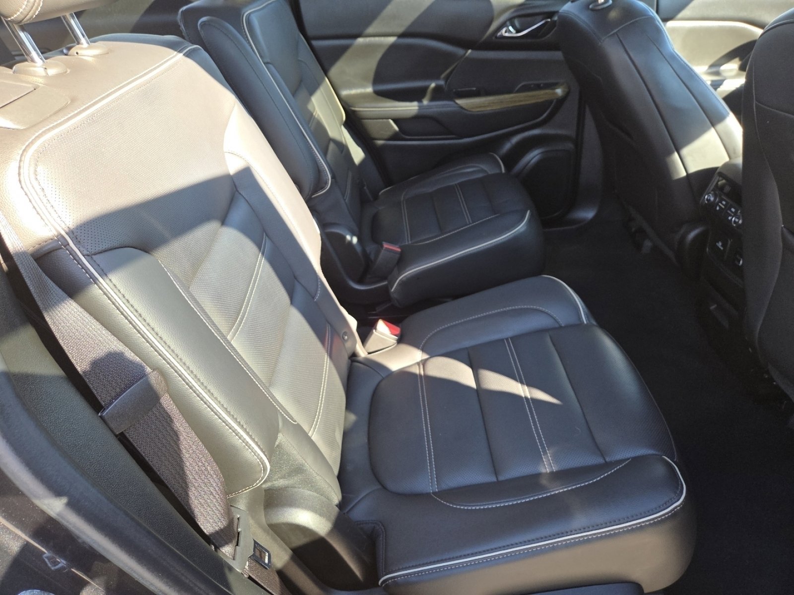 Used 2018 GMC Acadia Denali w/ Technology Package image 19