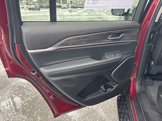 Used 2022 Jeep Grand Cherokee L Limited image 22