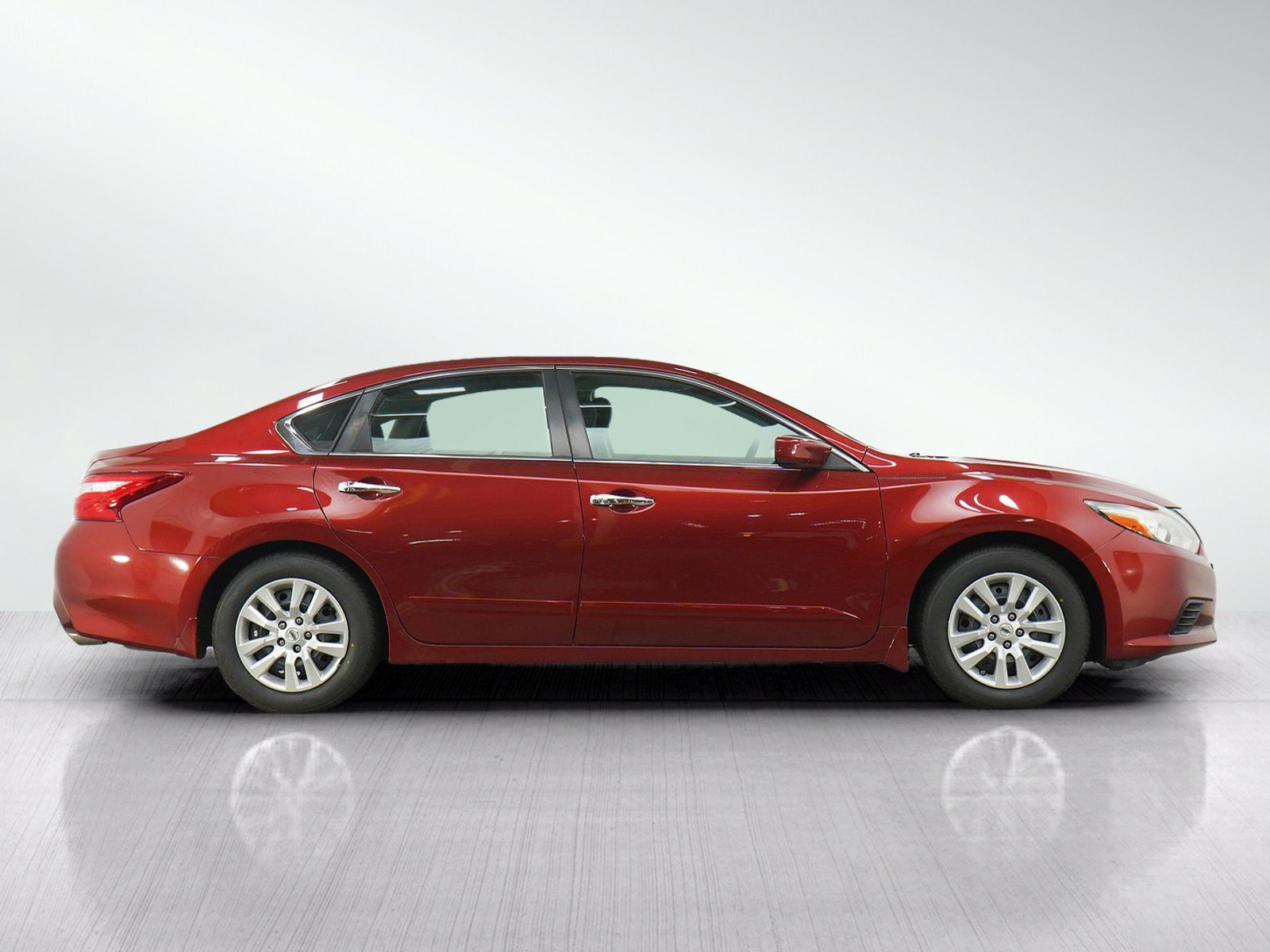 Used 2016 Nissan Altima 2.5 S w/ Power Driver Seat Package FWD image 6