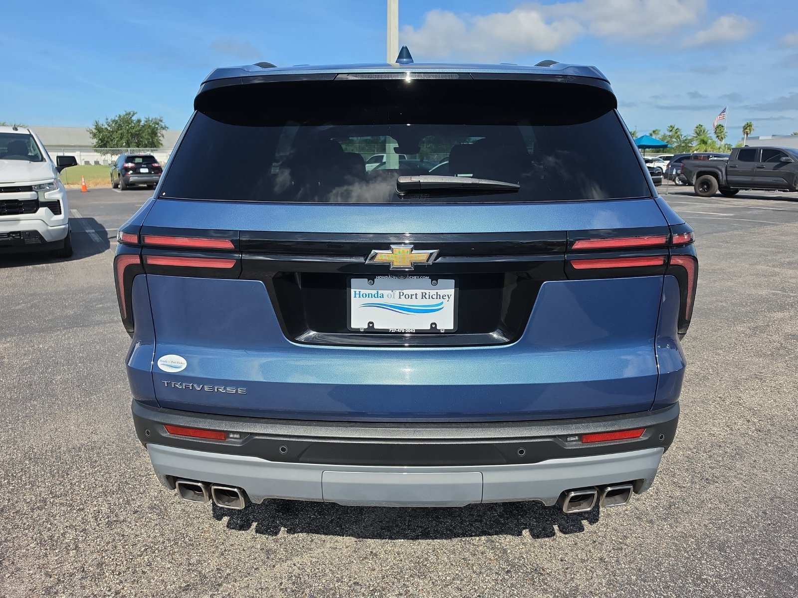 Used 2026 Chevrolet Traverse LT w/ Driver Confidence Package FWD image 5