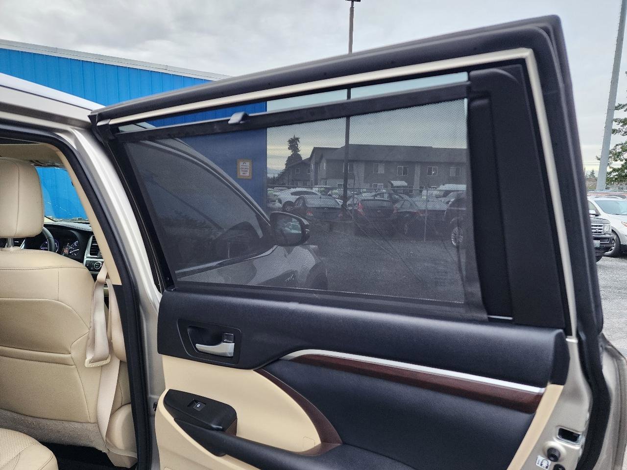 Used 2015 Toyota Highlander Limited Platinum image 30