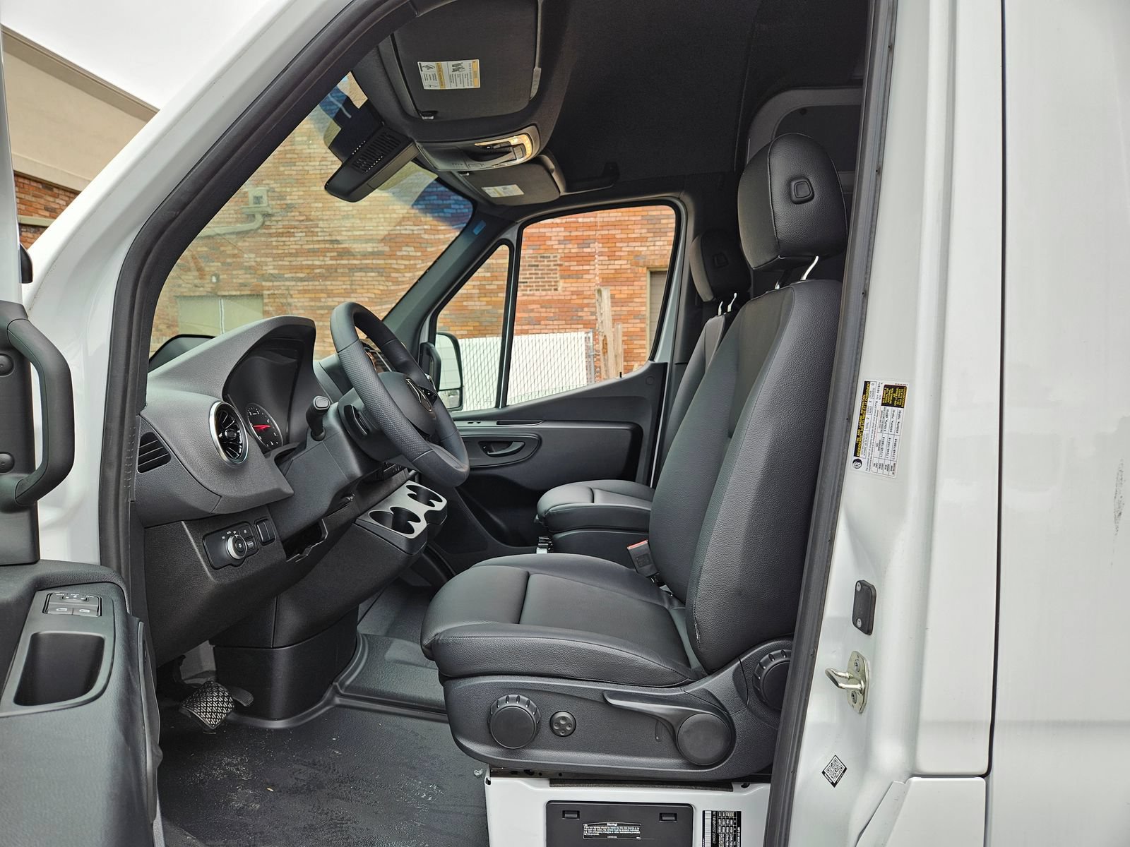 Certified 2025 Mercedes-Benz Sprinter 2500 image 10