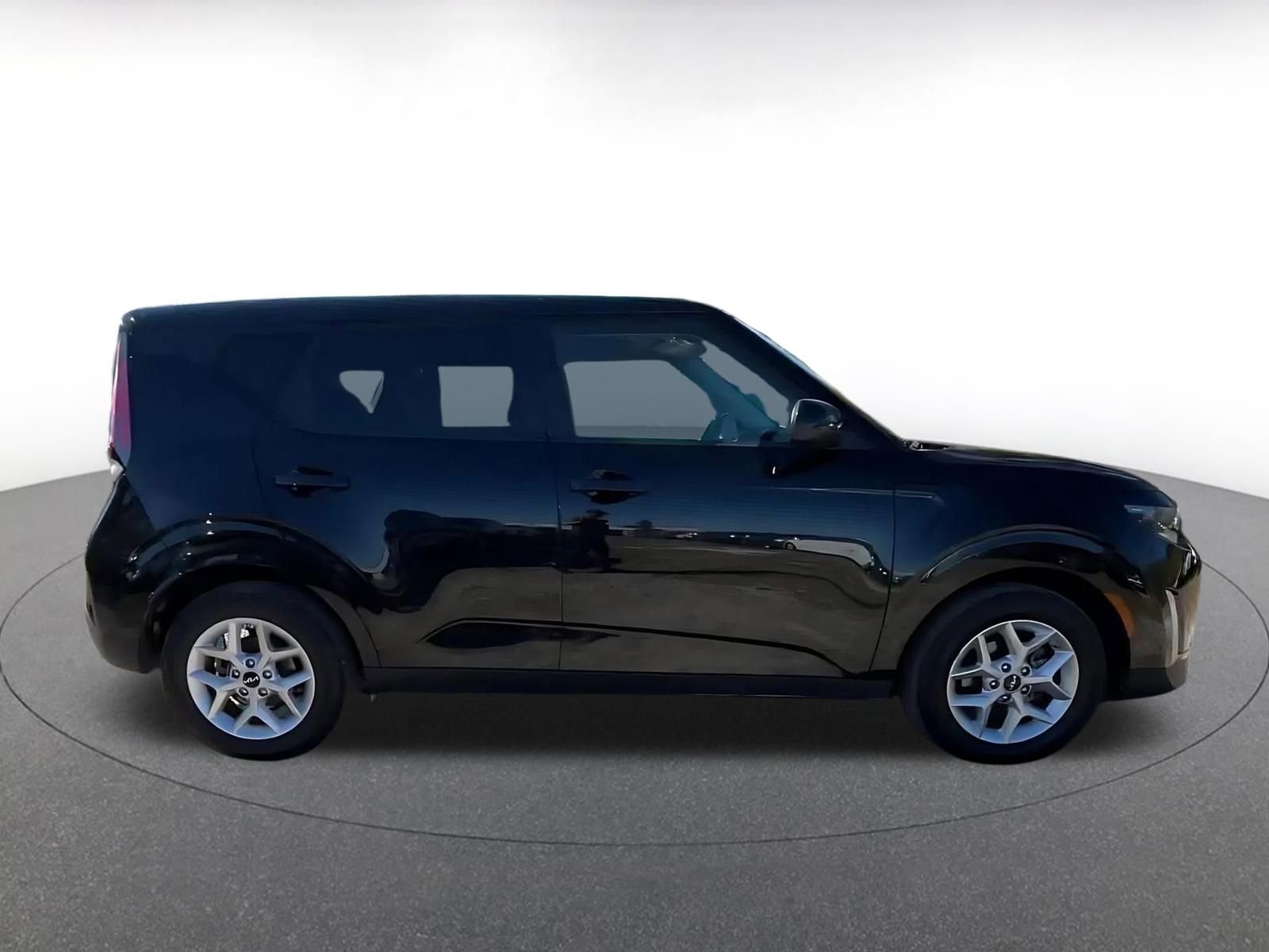Used 2025 Kia Soul LX w/ LX Technology Package image 18