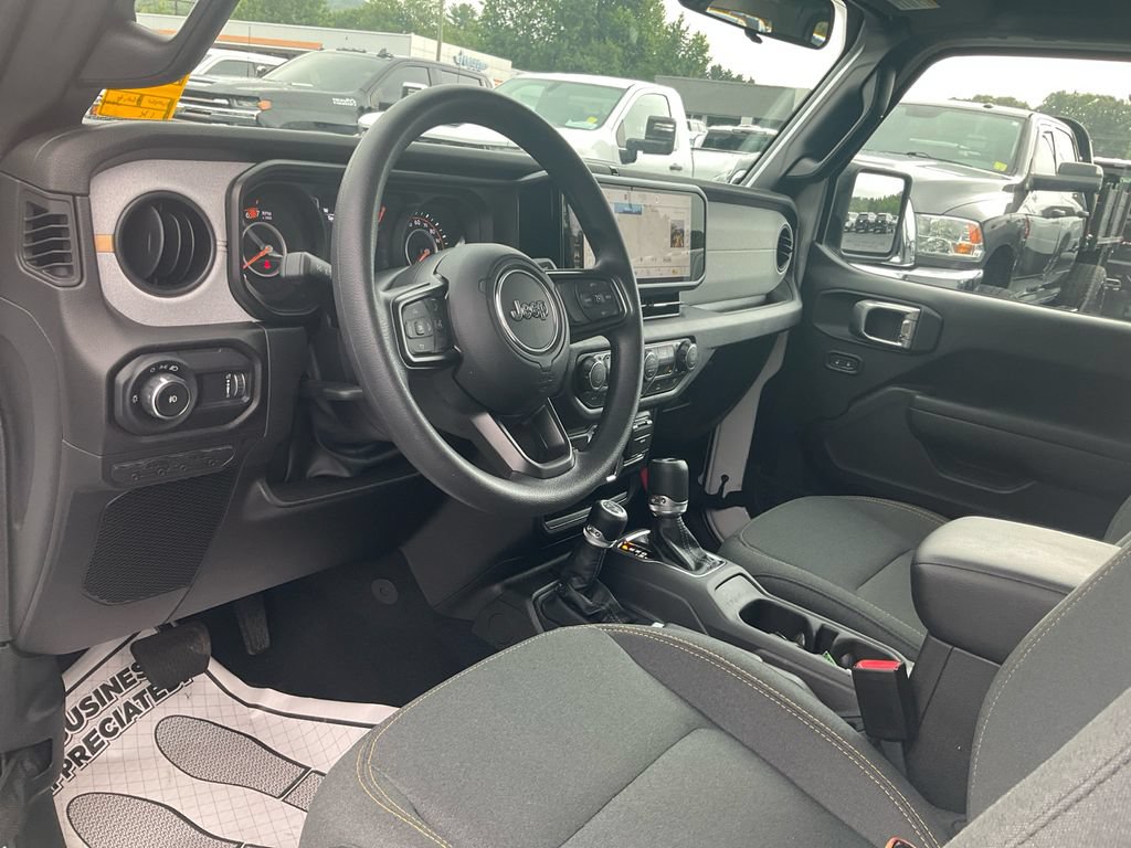 Used 2026 Jeep Wrangler Unlimited Sport AWD/4WD image 15