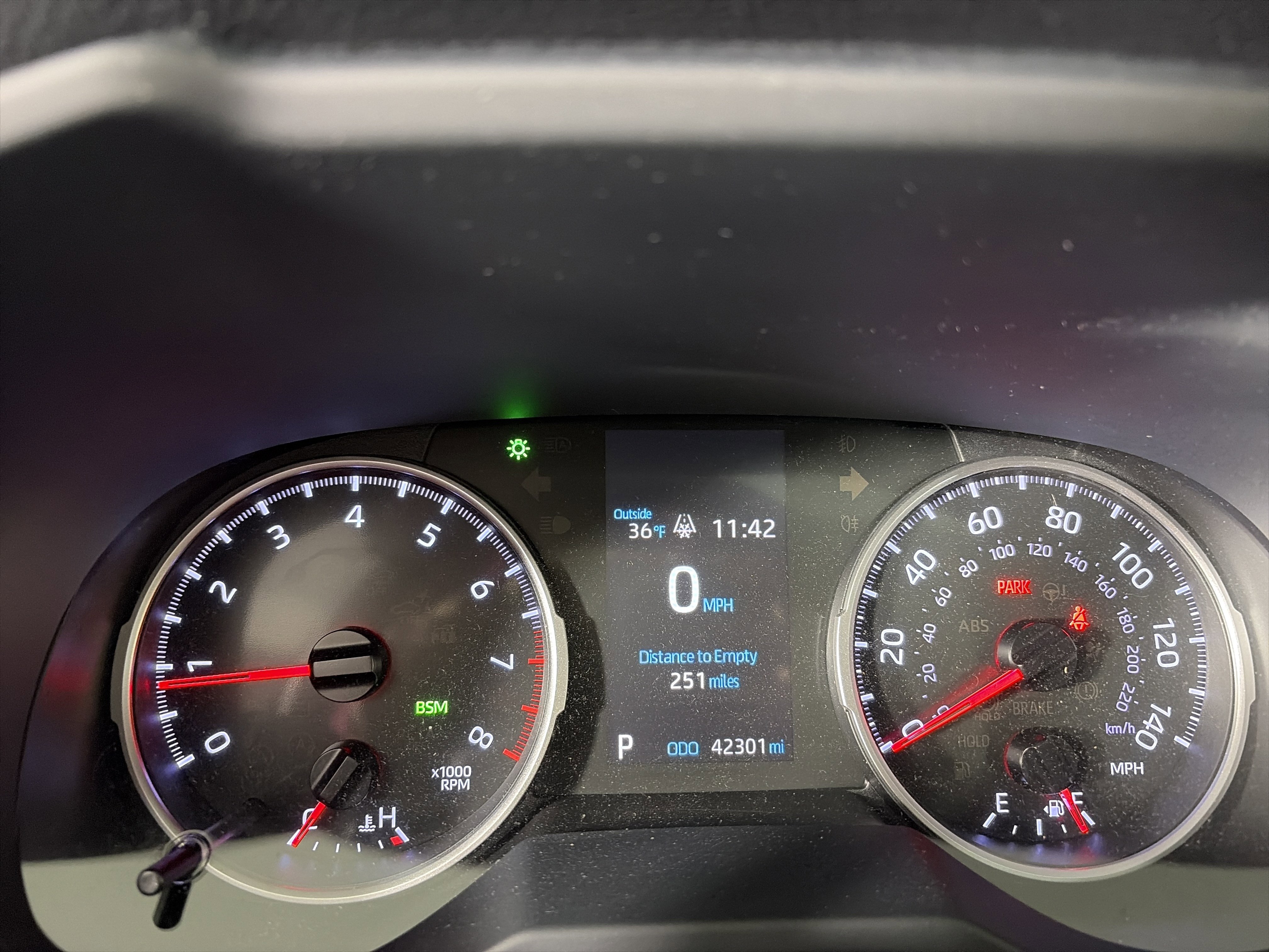 Used 2020 Toyota RAV4 XLE image 32