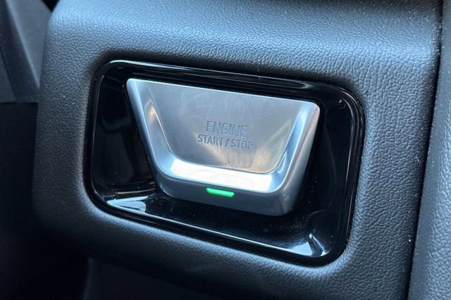 Used 2025 GMC Yukon Denali image 23