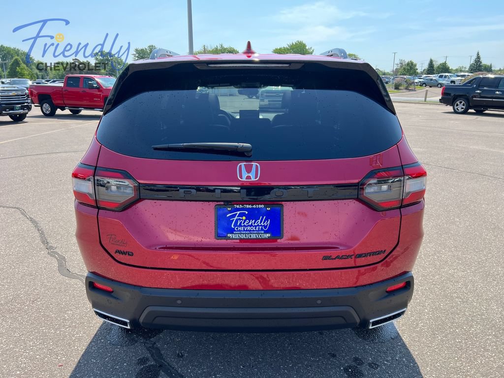 Used 2025 Honda Pilot Black Edition image 4