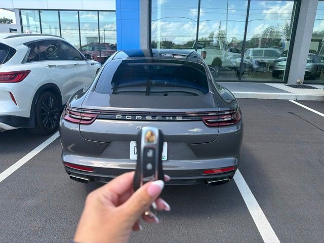 Used 2017 Porsche Panamera 4 AWD/4WD image 8
