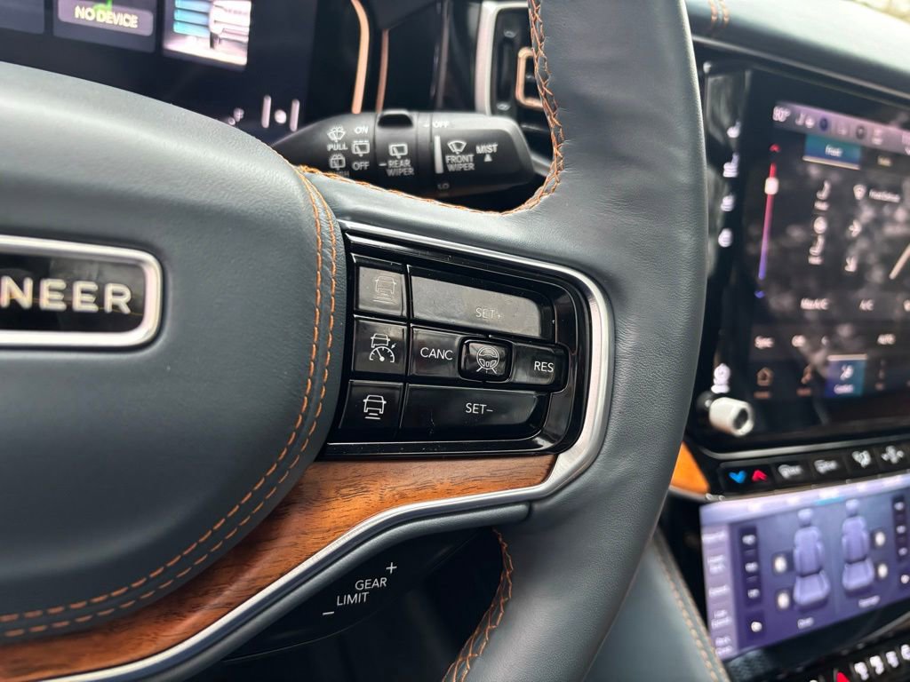 Used 2022 Jeep Grand Wagoneer Series III w/ Rear Seat Video Group 1 image 39