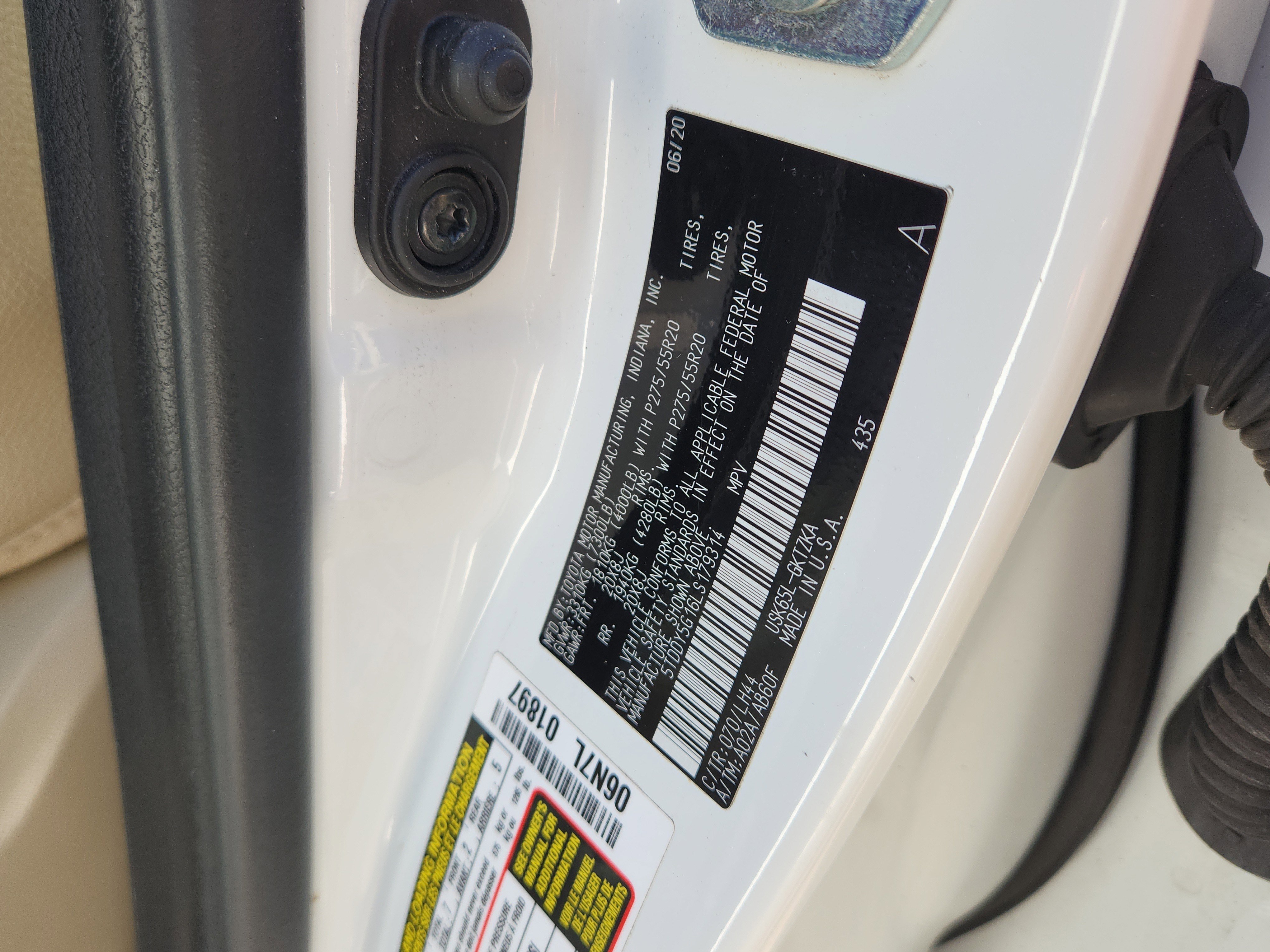 Certified 2020 Toyota Sequoia Platinum image 19