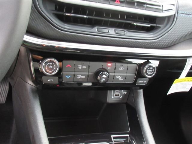 New 2026 Jeep Compass Latitude image 22