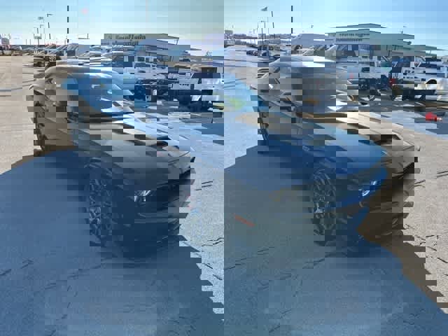 Used 2016 Dodge Challenger SRT w/ Technology Group image 28