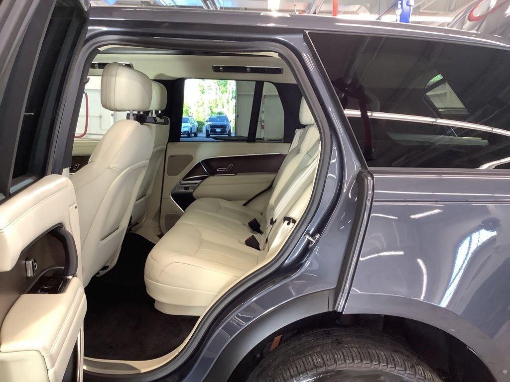 Used 2024 Land Rover Range Rover SE AWD/4WD image 13