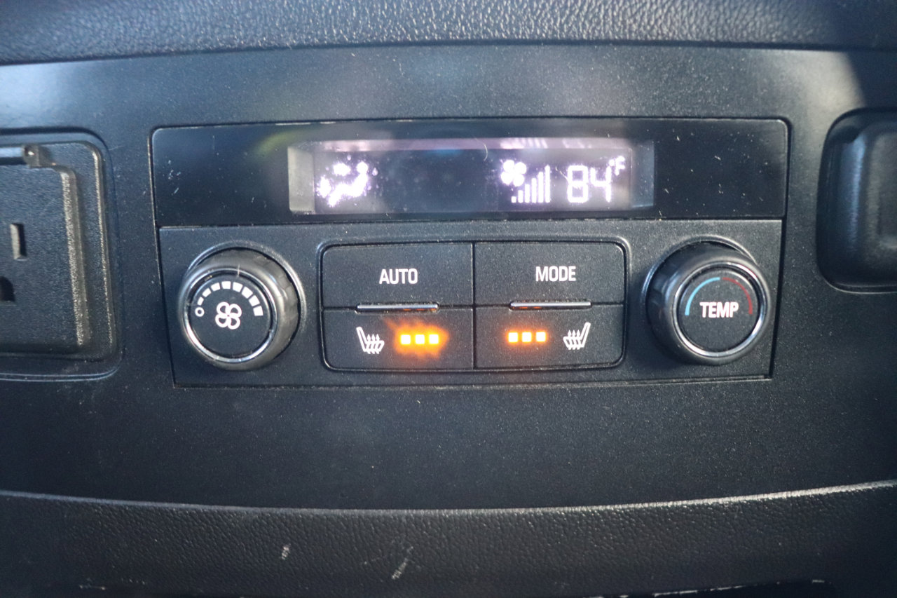 Used 2017 GMC Yukon XL SLT image 23