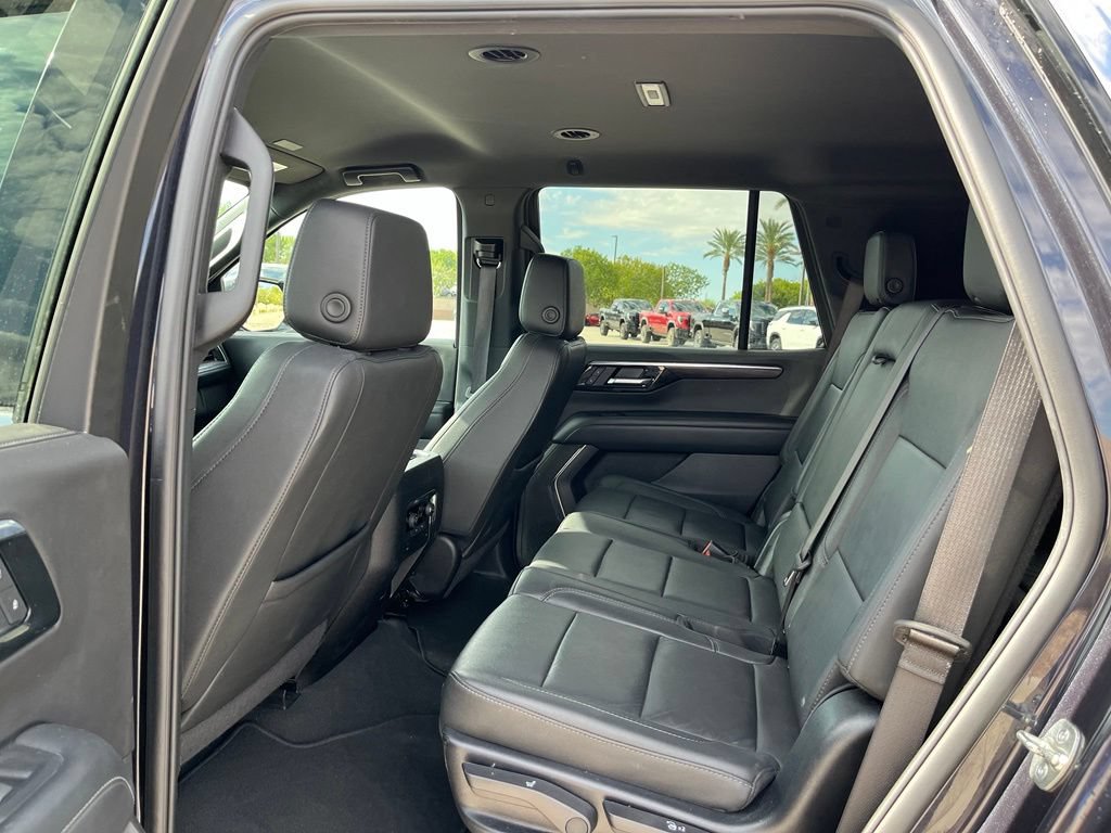 Used 2025 Chevrolet Tahoe LT RWD image 16