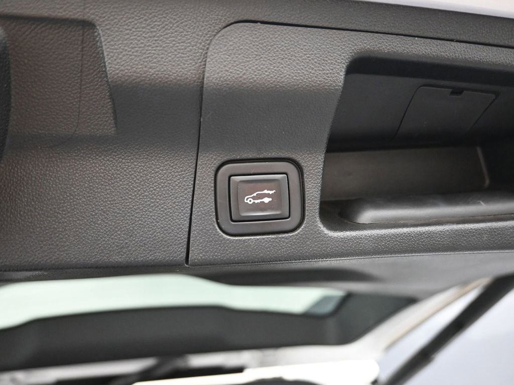 Used 2023 GMC Acadia SLT image 11