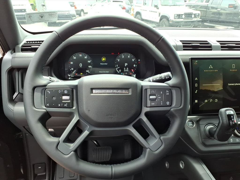 Used 2026 Land Rover Defender 130 X-Dynamic SE AWD/4WD image 15