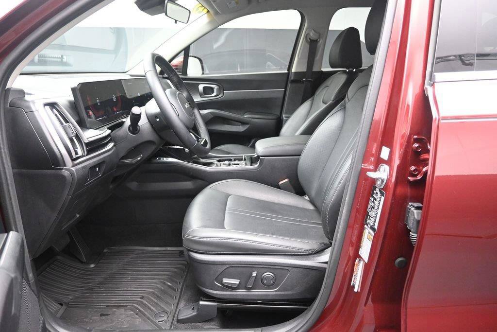 Used 2025 Kia Sorento S FWD image 19