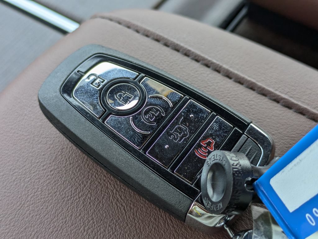 New 2027 Lincoln Navigator Reserve AWD/4WD image 32