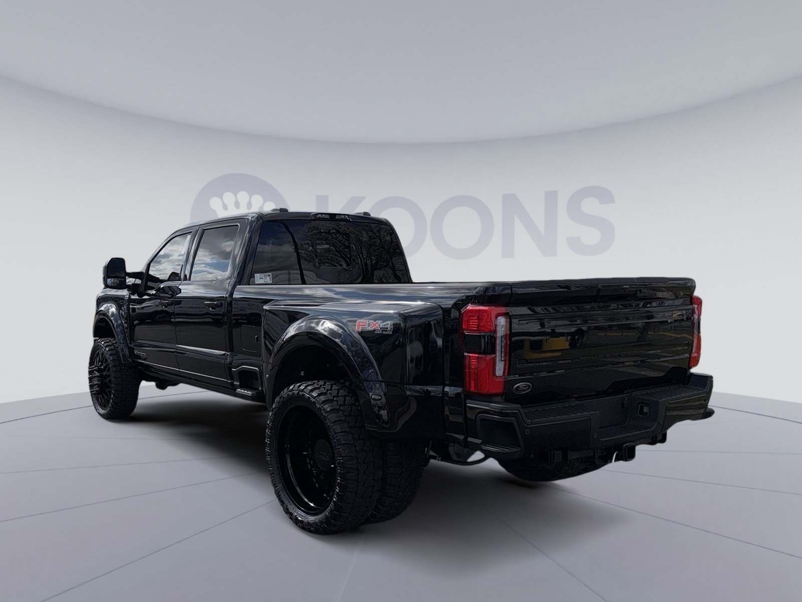 New 2026 Ford F450 Platinum w/ Platinum Plus Package image 4