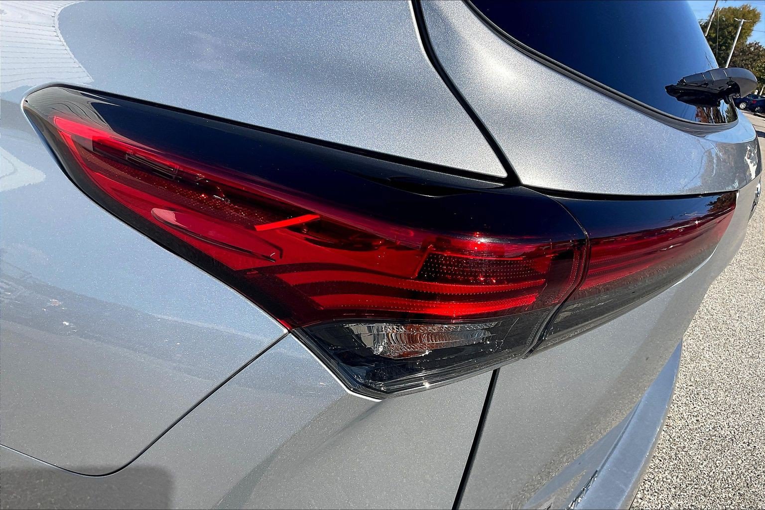 Used 2022 Toyota Highlander XLE FWD image 32