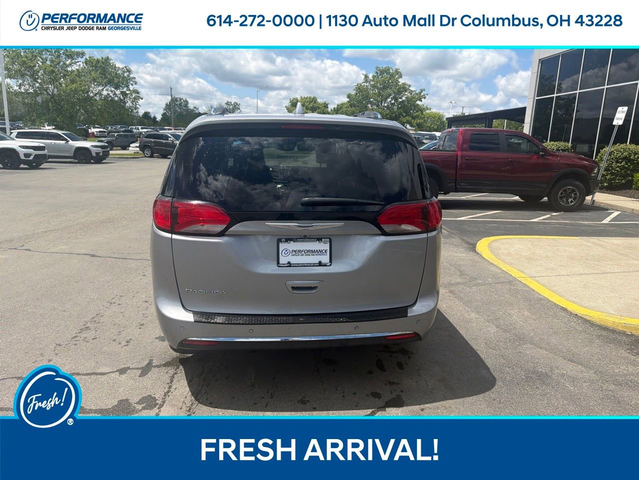 Used 2020 Chrysler Pacifica Touring-L w/ Advanced Safetytec Group FWD image 5