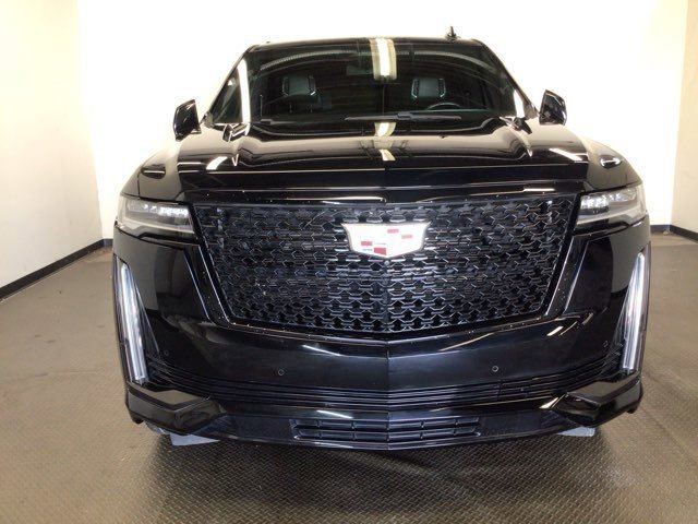 Used 2021 Cadillac Escalade Luxury AWD/4WD image 2