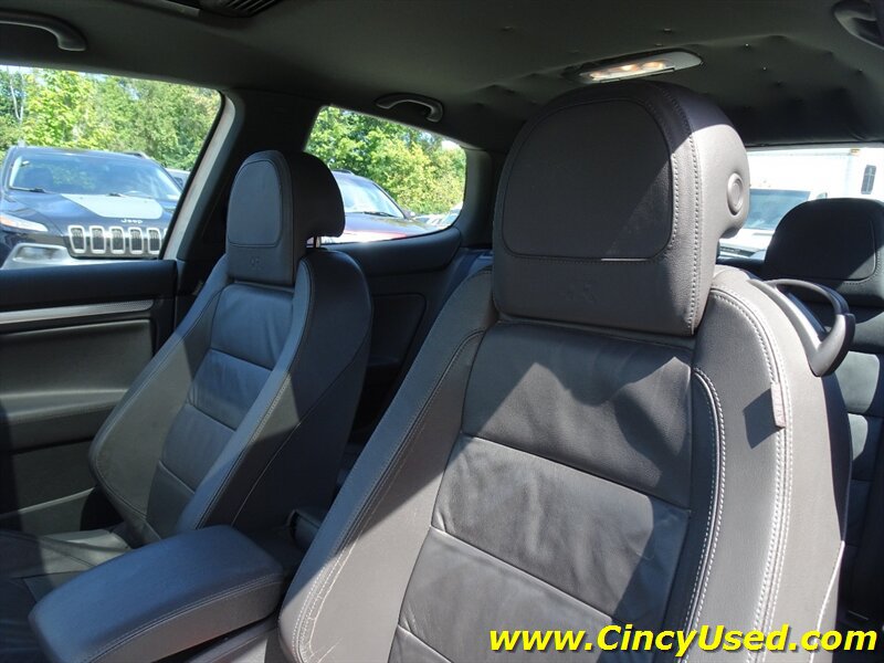 Used 2008 Volkswagen R32 AWD/4WD image 13