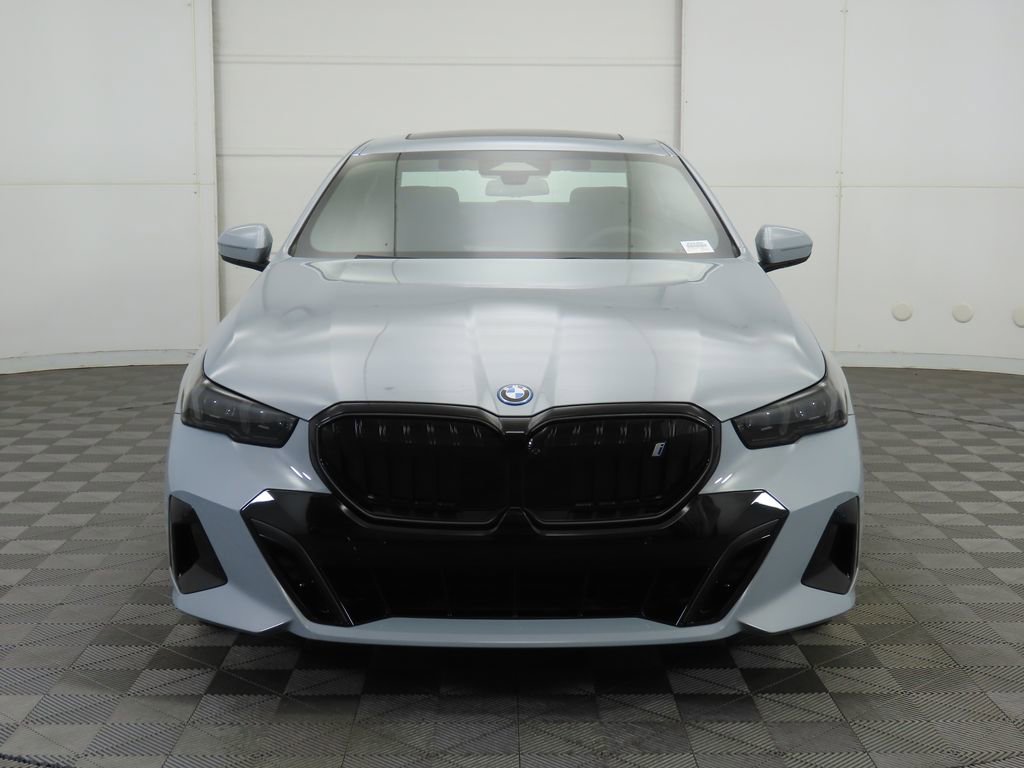 New 2026 BMW i5 eDrive40 w/ M Sport Package image 2