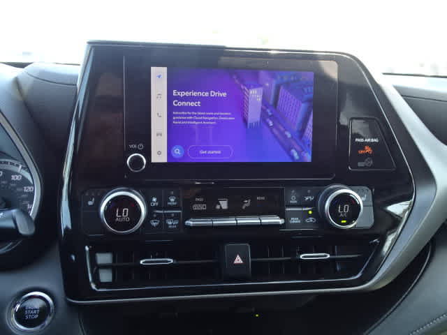 Used 2023 Toyota Highlander XLE FWD image 28