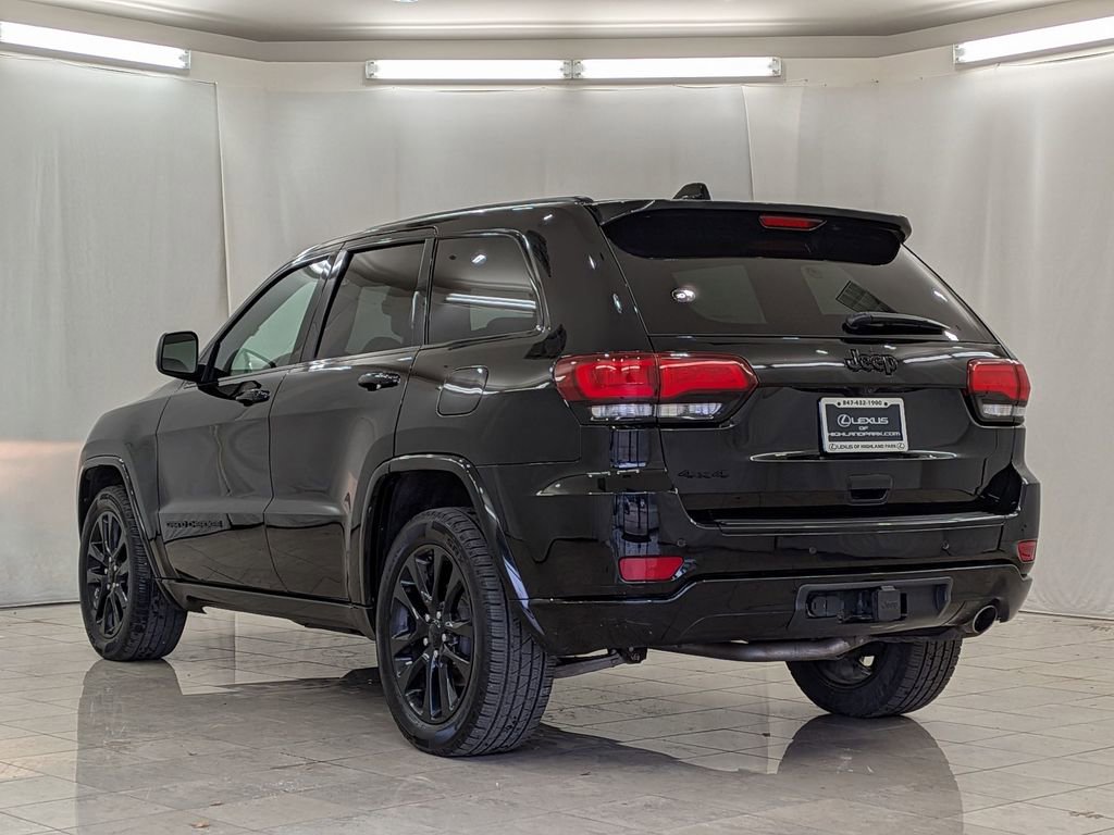 Used 2017 Jeep Grand Cherokee Altitude image 6