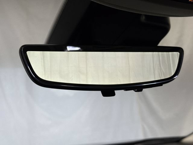 Used 2023 Buick Envision Avenir AWD/4WD image 18