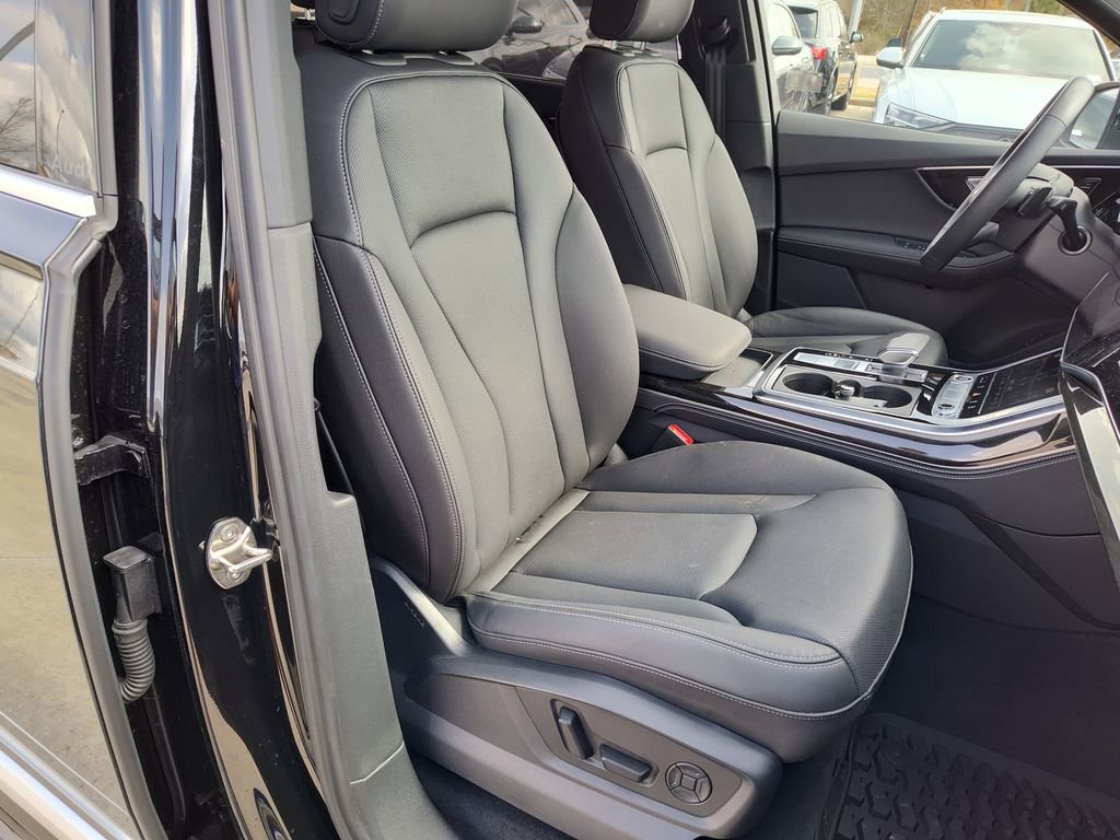 Used 2025 Audi Q7 3.0T Premium Plus w/ Premium Plus Package AWD/4WD image 33