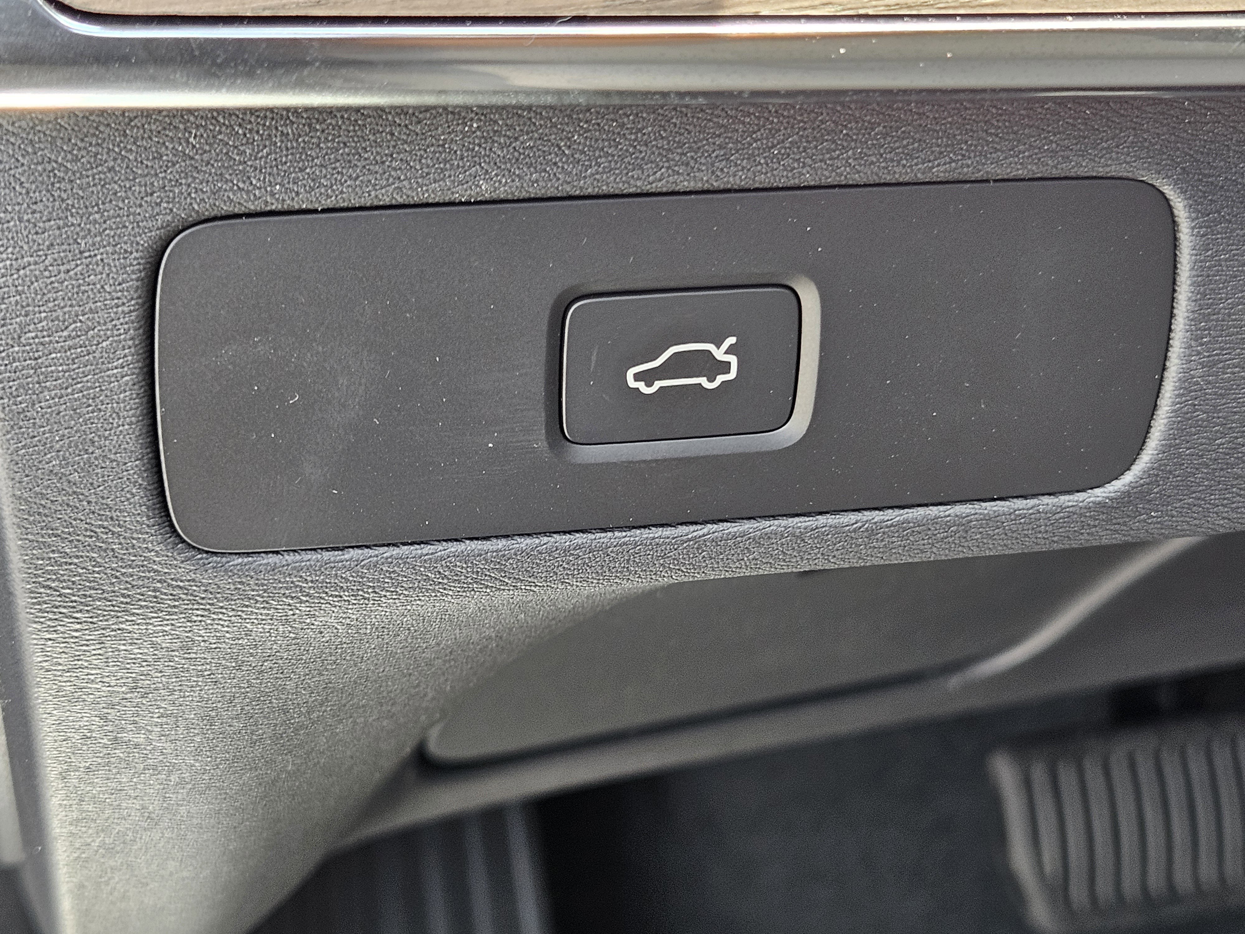 New 2026 Volvo XC90 B5 Plus image 23