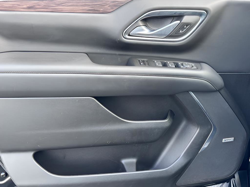 Used 2022 Chevrolet Tahoe LT w/ Luxury Package image 28