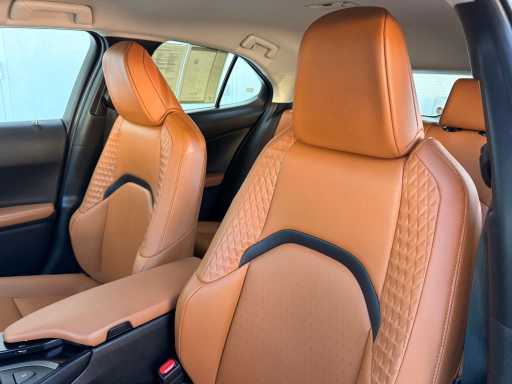 Certified 2022 Lexus UX 200 UX 200 5-DR SUV image 19