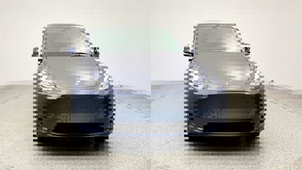 Used 2023 Tesla Model Y Long Range image 2