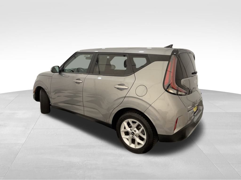 Used 2023 Kia Soul LX w/ Option Group 015 video 2